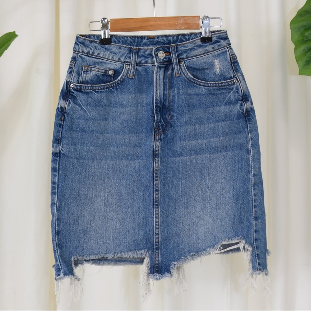 H&M denim Distressed Skirt - Picture 2 of 5